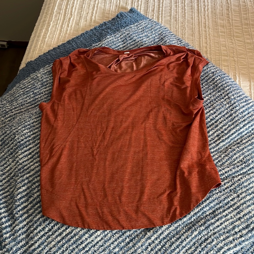 Red lulu top